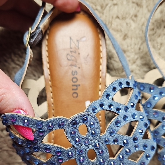 Zigi Soho Perforated Rhinestone Blue Sandals Shimmer Size 8.5 Womens B22 - Picture 2 of 9
